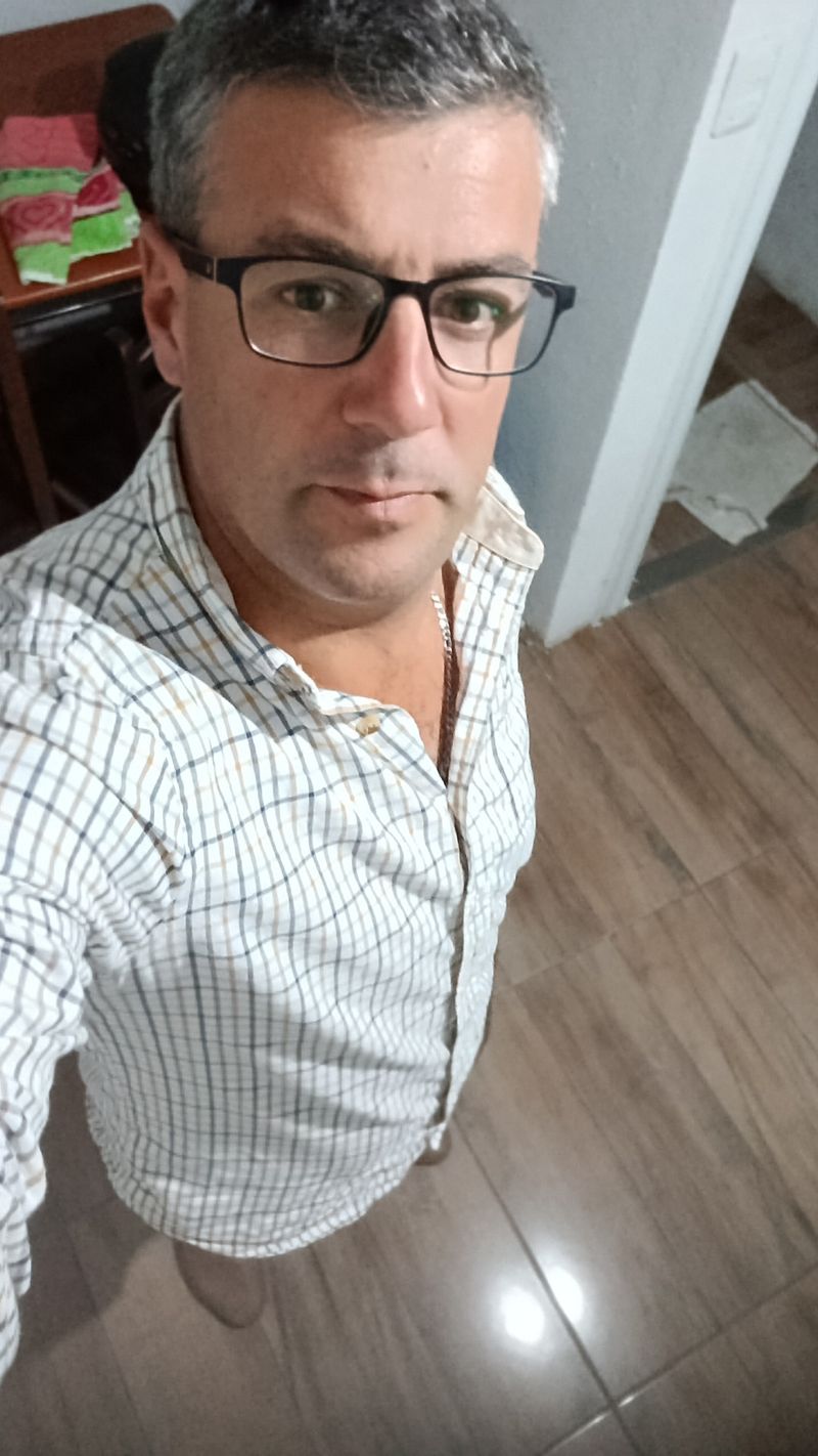 Alex, 42