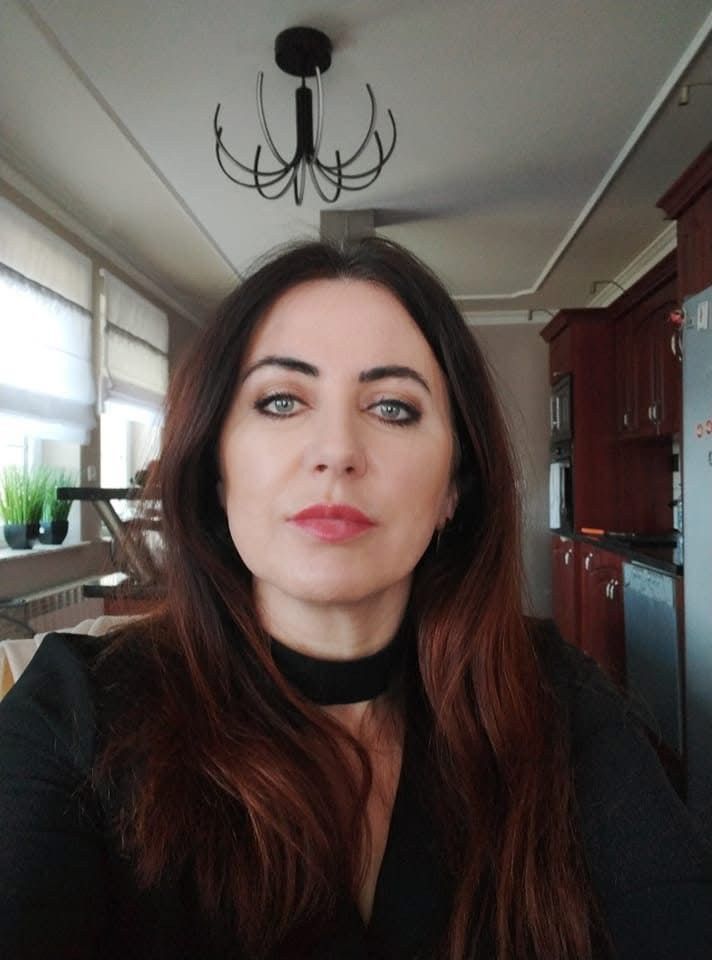 Joanna, 48