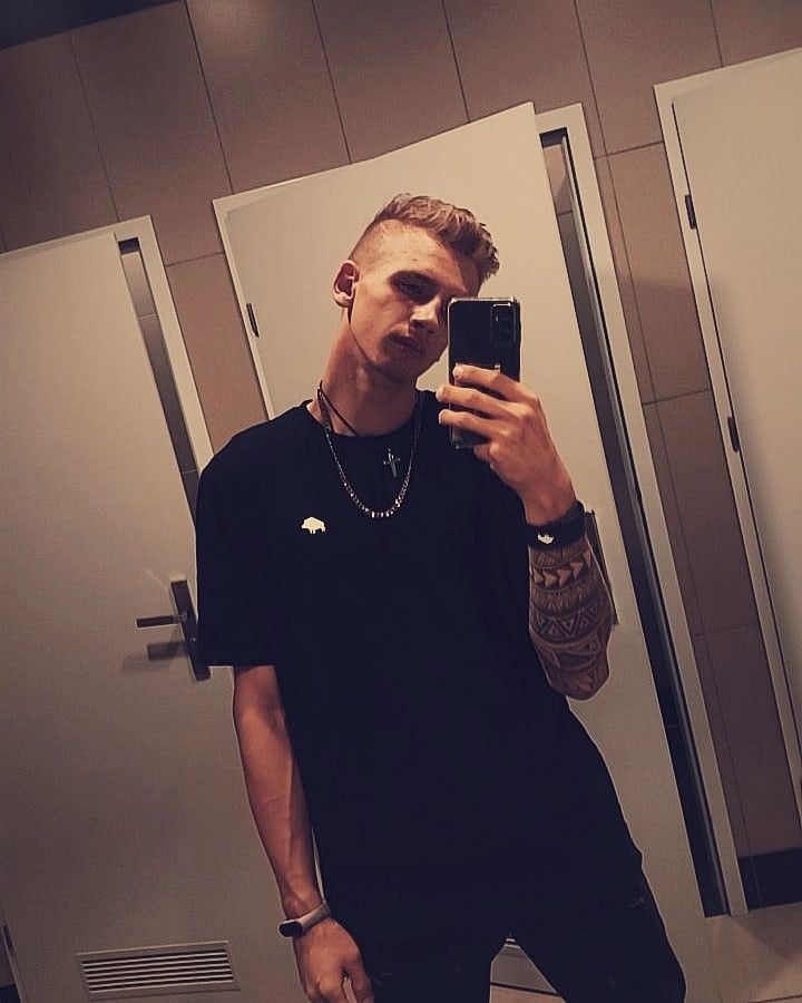 Dawid, 21