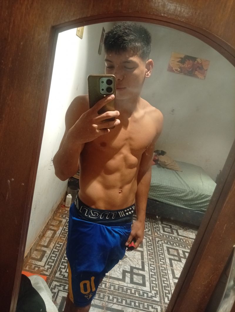 Sebas, 19