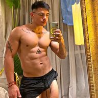 Sebastian, 24