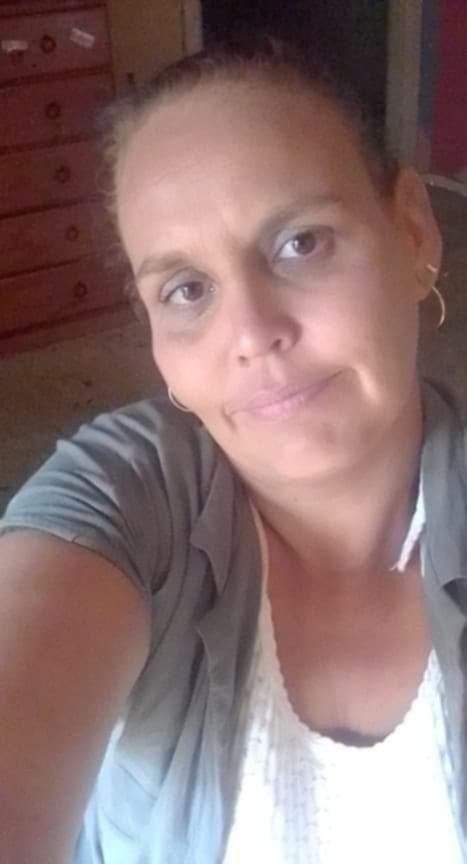Angela, 40