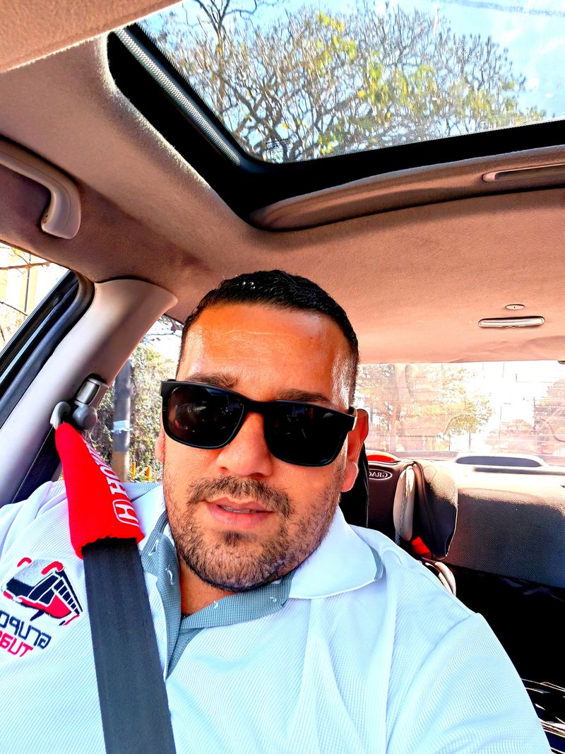 Andres, 38