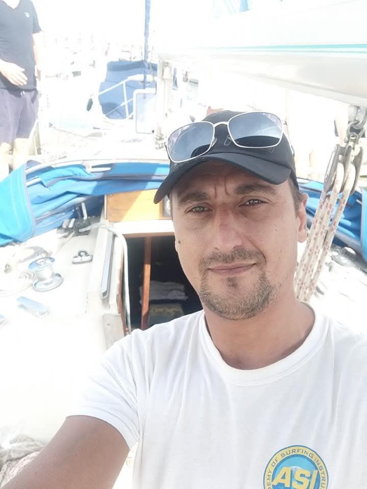 Alex, 41