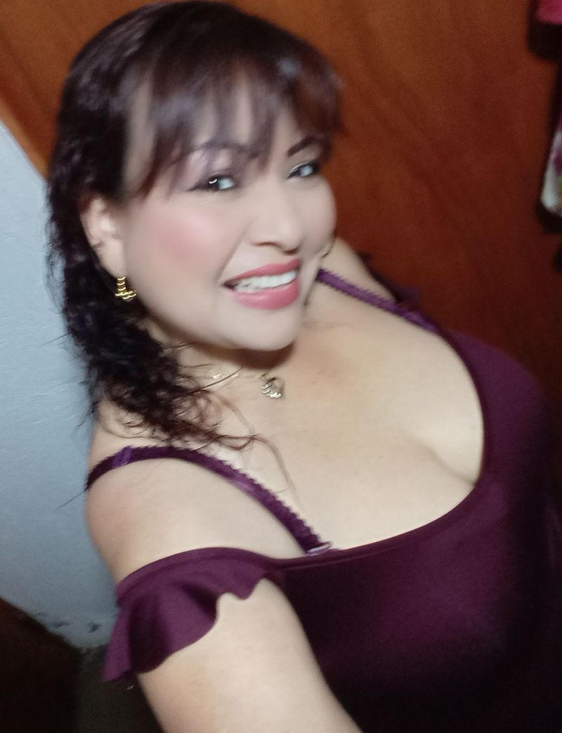 Adriana, 46