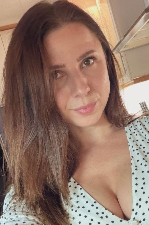 Isabel, 37