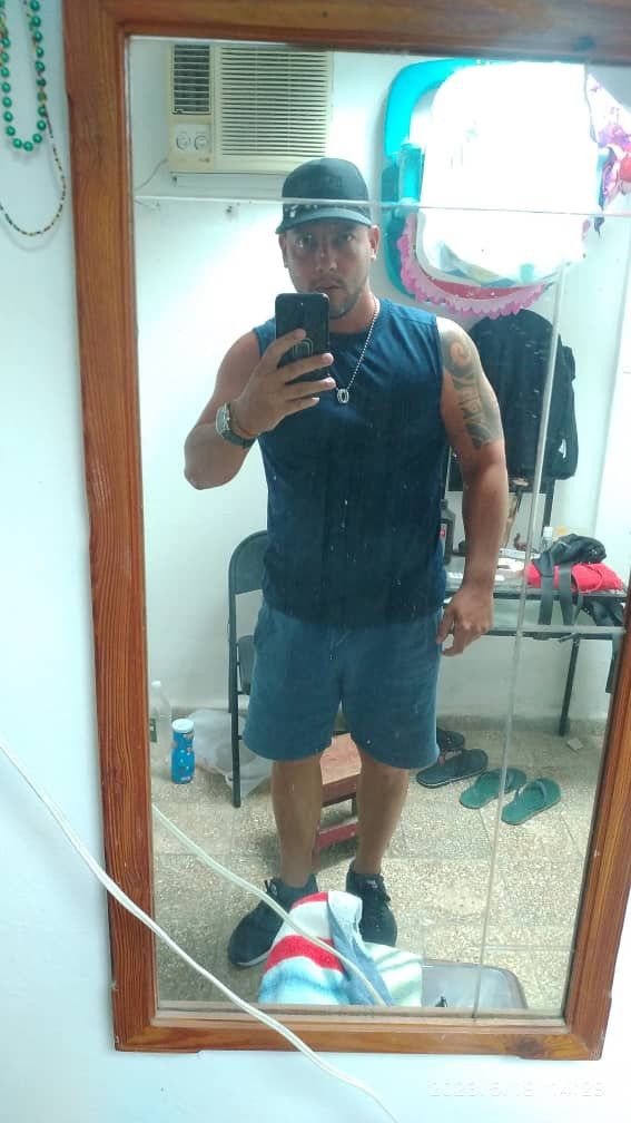 Héctor, 41