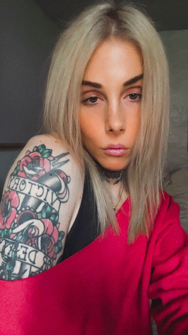 Alev, 26