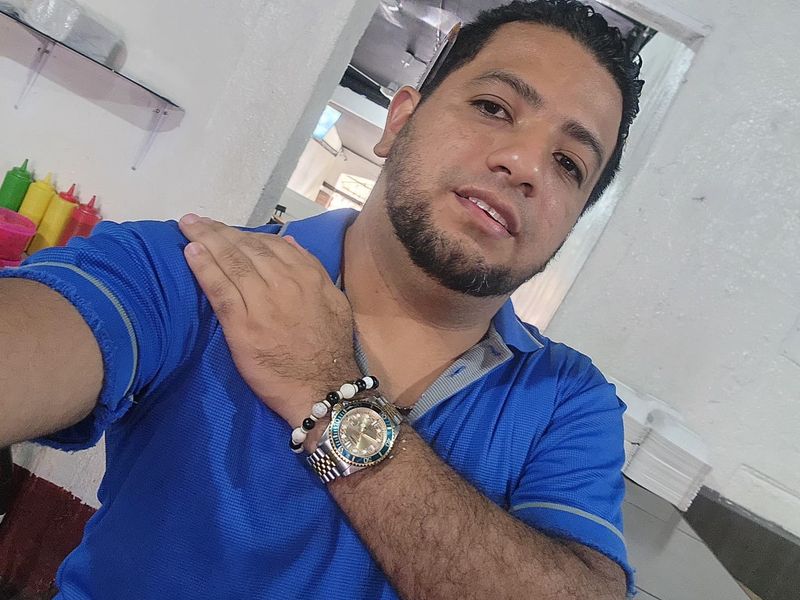 Alexander Ruiz, 32