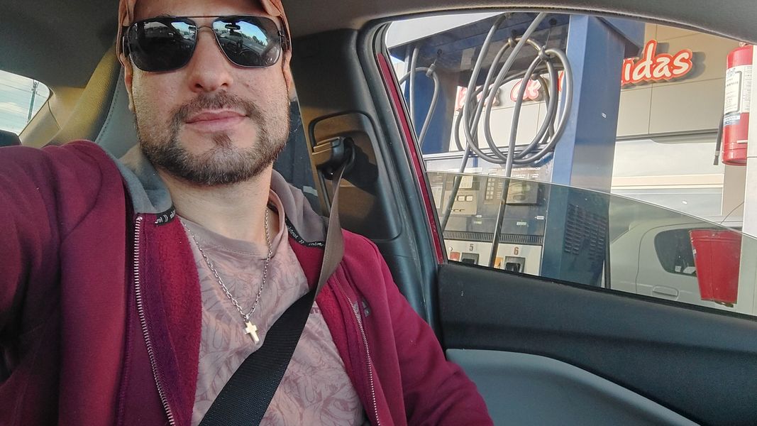 Robert, 37