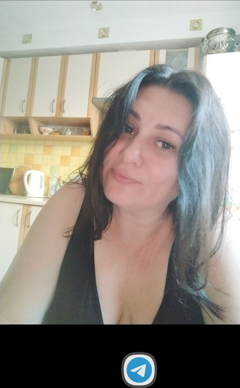 Інес, 44