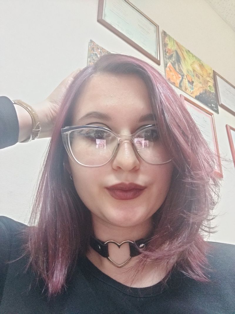 Мари, 22