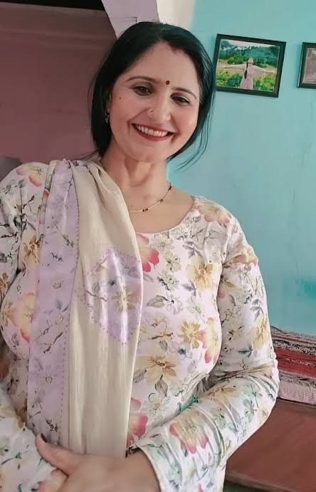 Anita Devi, 48