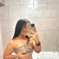 Micaela, 24