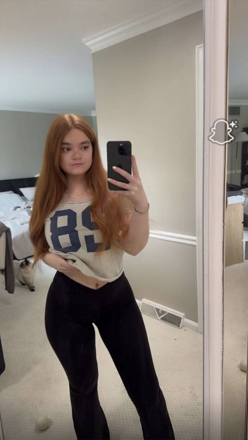 Nargiz, 42