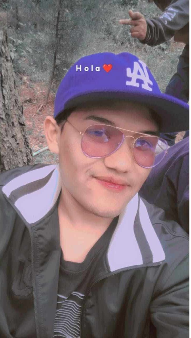 Daniel, 21