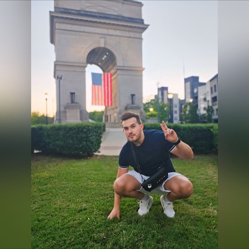 Alex, 35