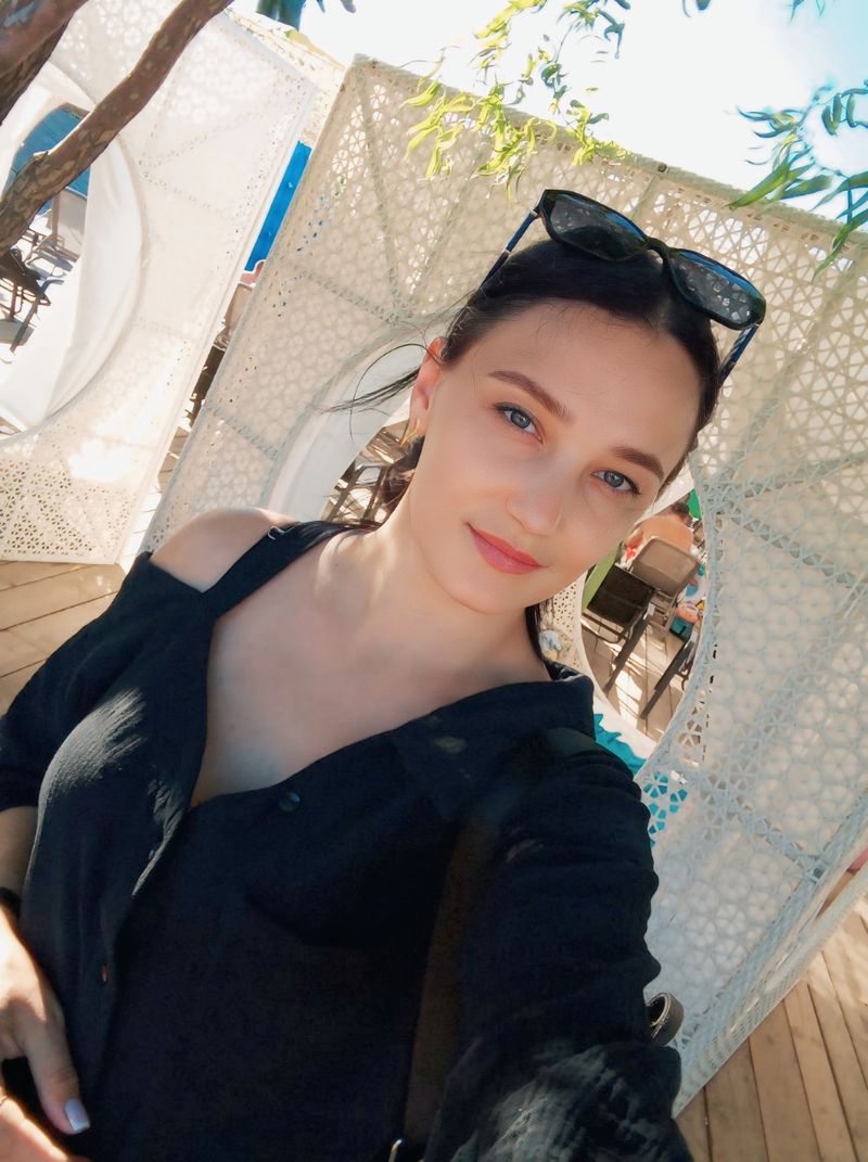 Діана, 33