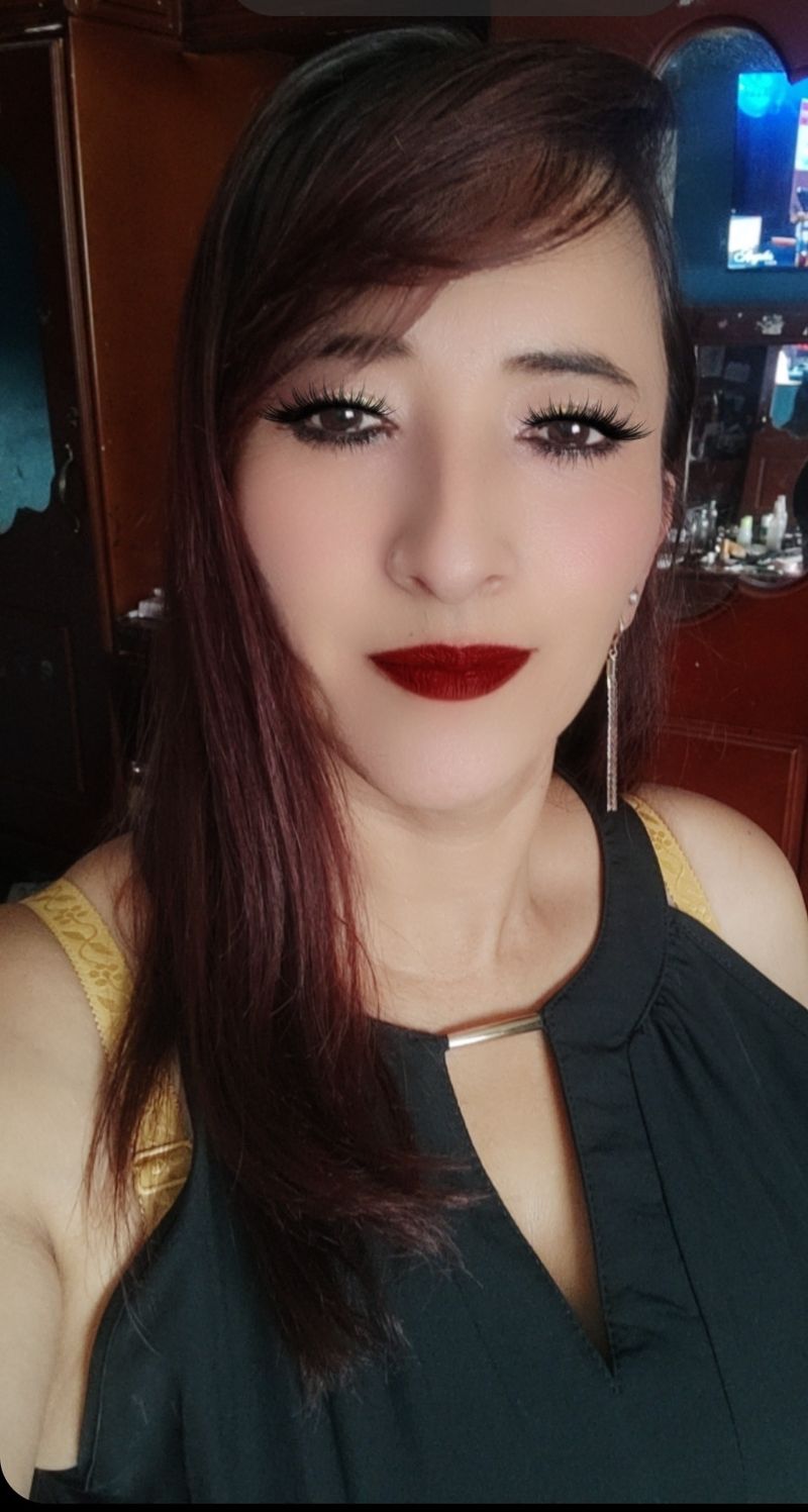 Flor Suares, 45
