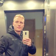 Dominik, 28