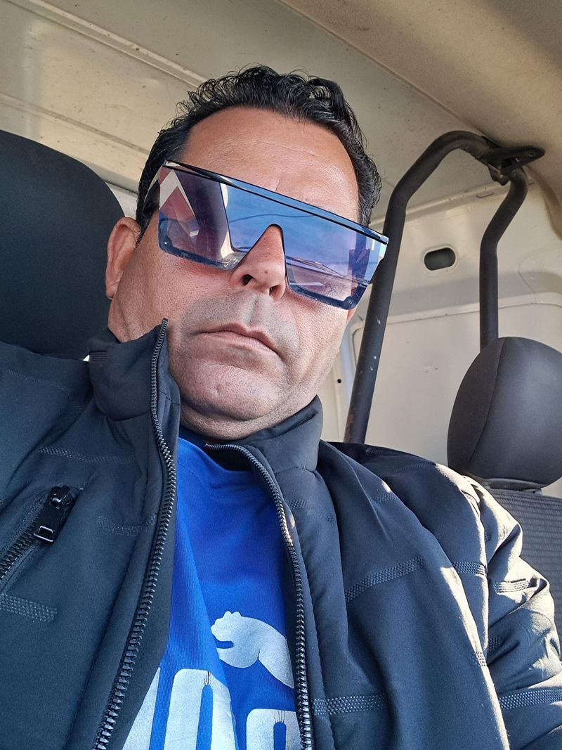 Ariel Perez, 50