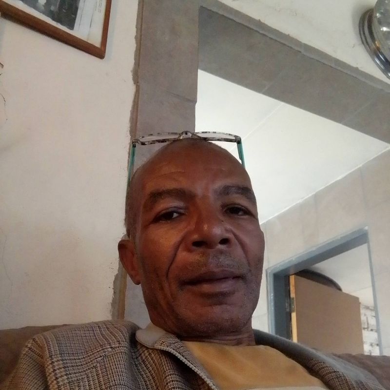 Sipho, 60