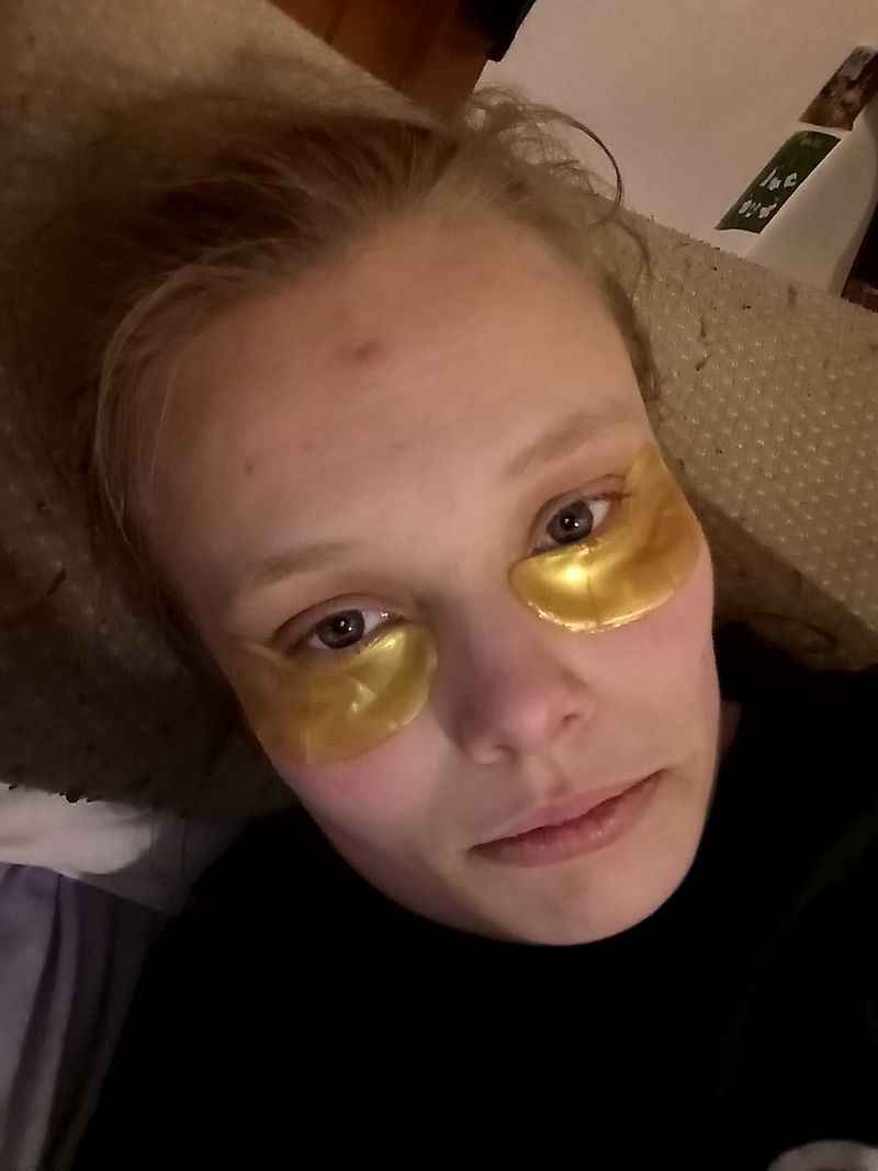Astrid, 23