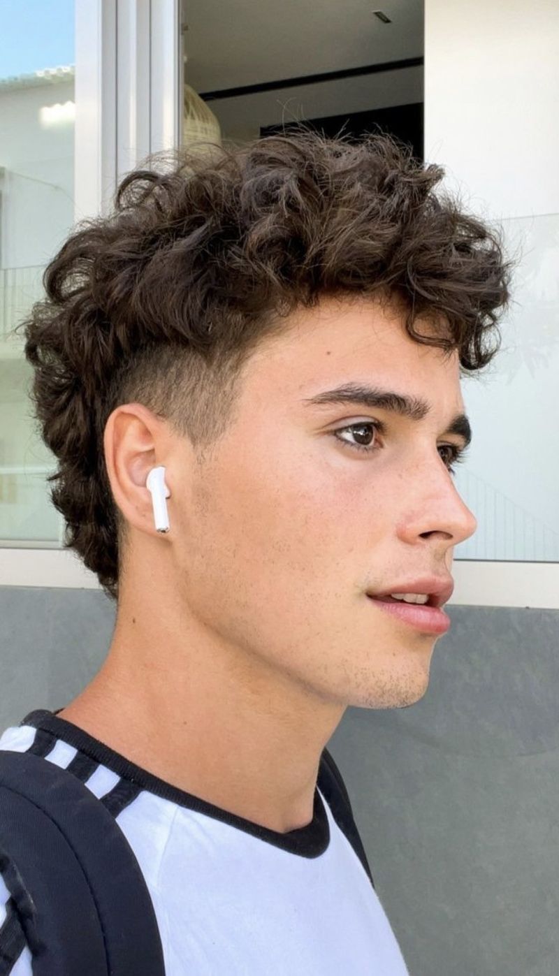 Tuchico, 18