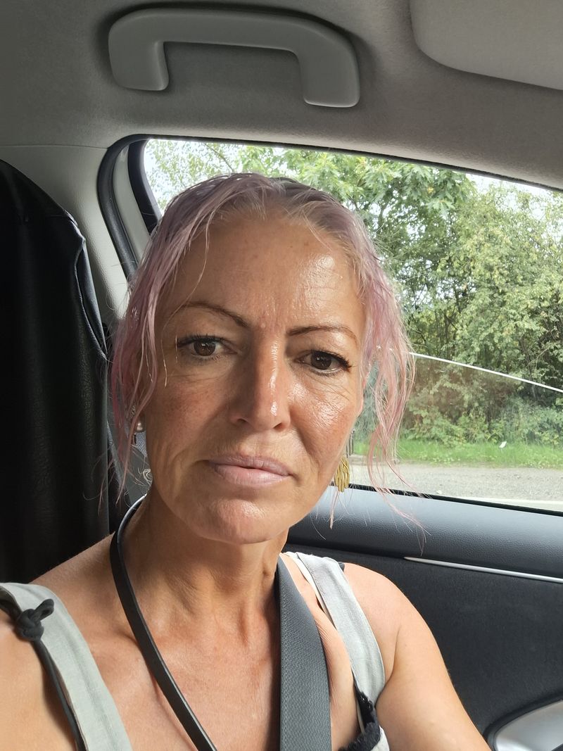Nathalie, 46