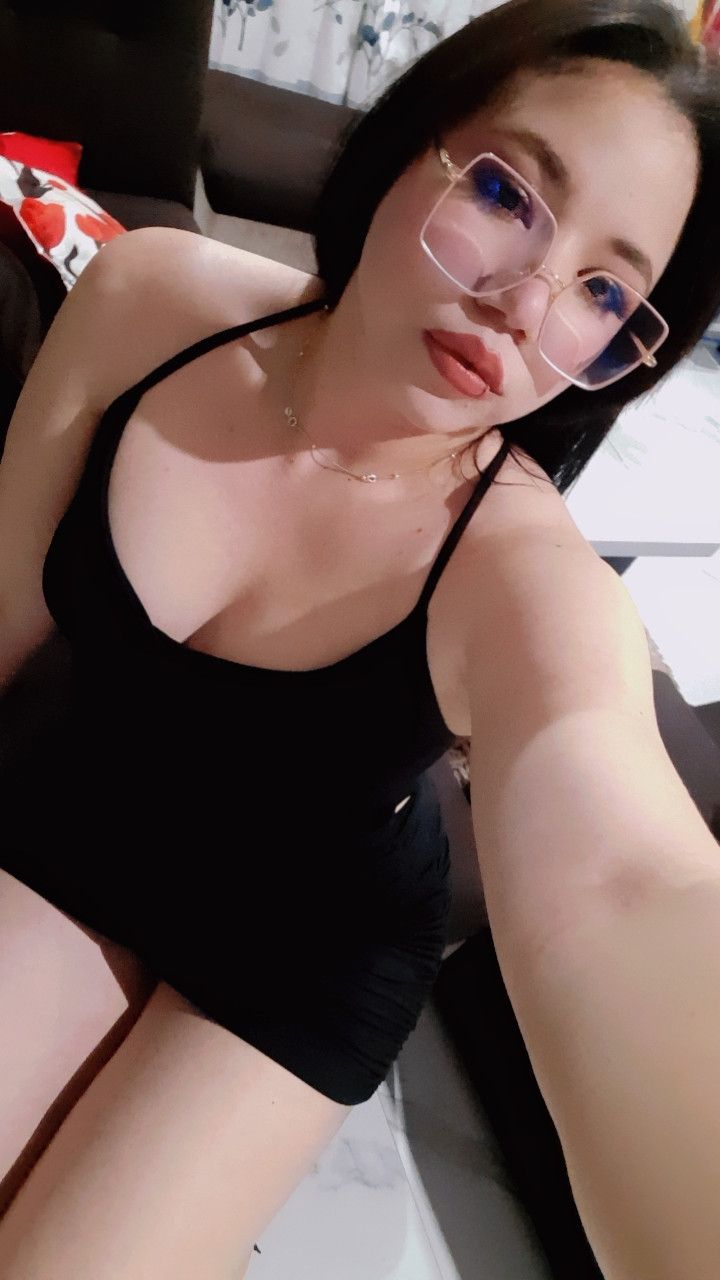 Sabrina, 25