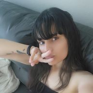 Stephanie, 31