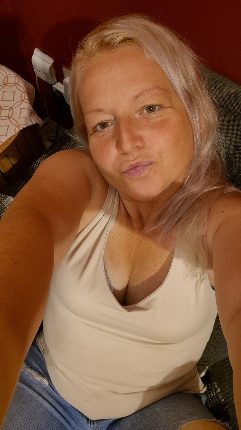Ewa, 45