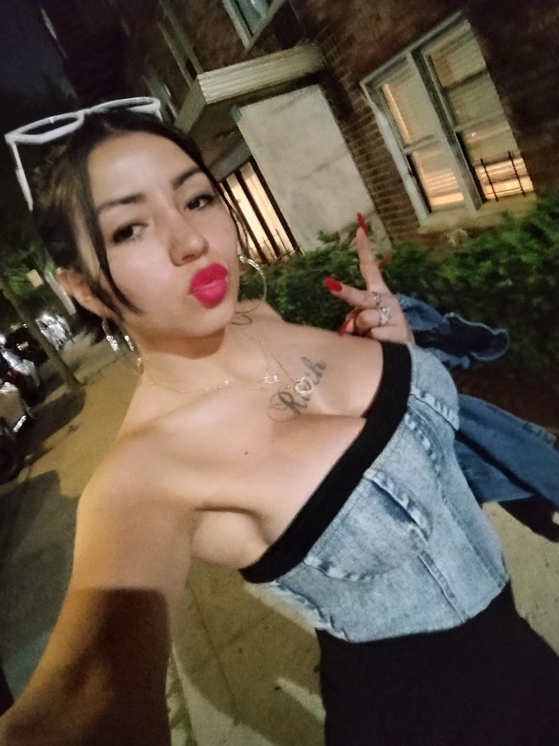 Karen, 23
