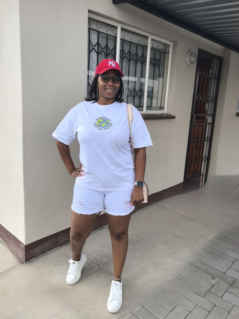 Orapeleng, 32