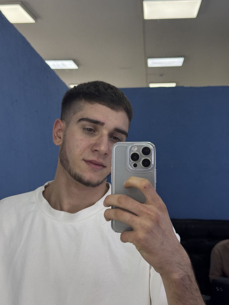 Абдулл, 20