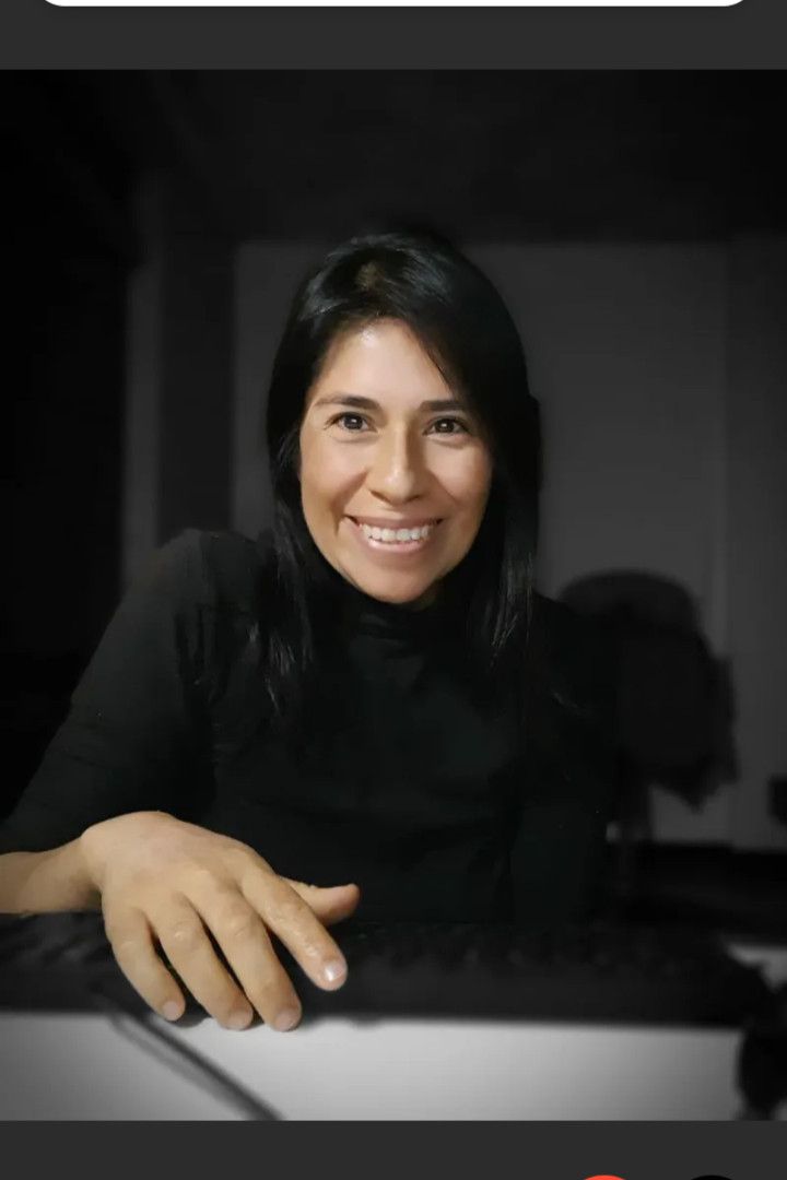 Rocío, 46