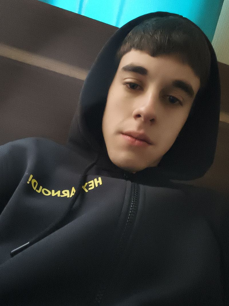 Max, 18
