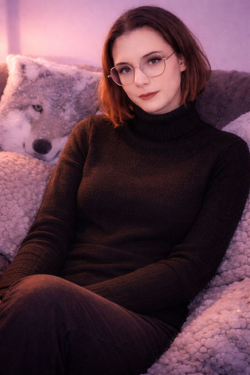 Ivana, 32