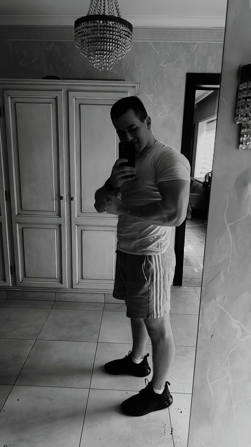 Mateusz, 27