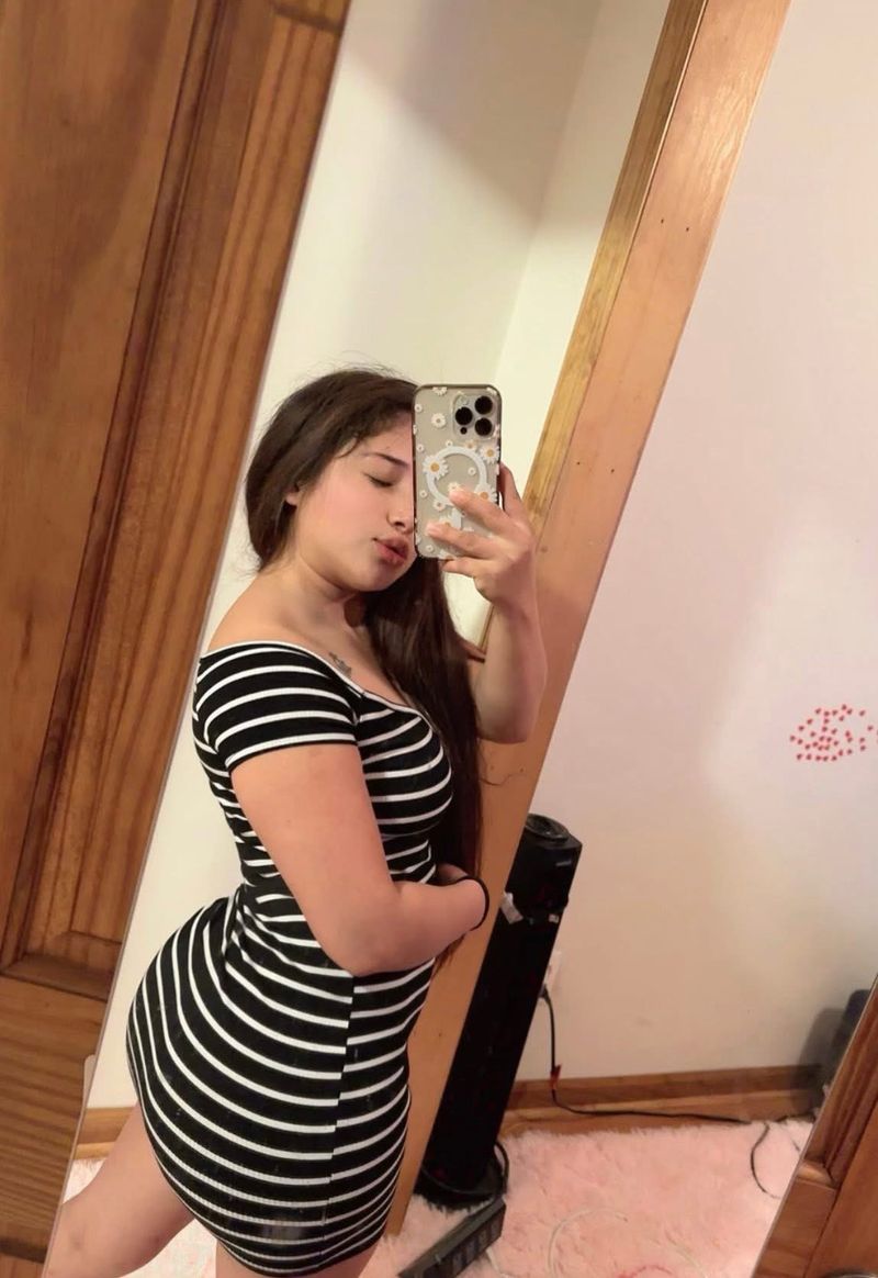 Fanely, 21