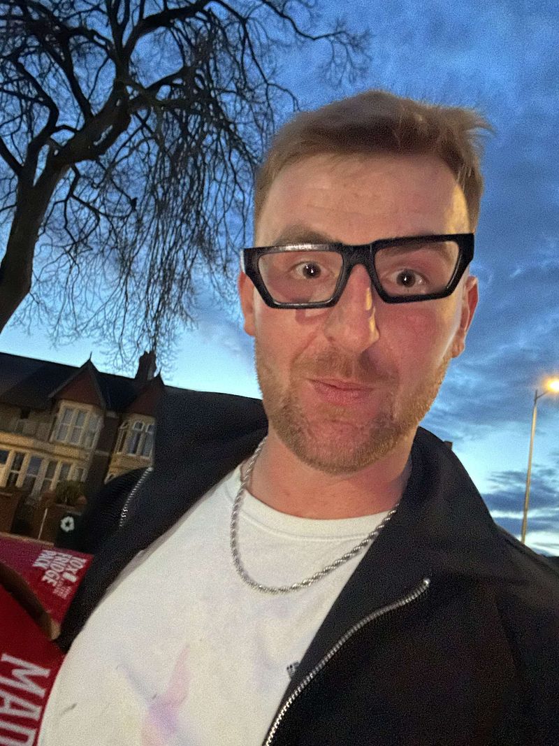 Scott, 34
