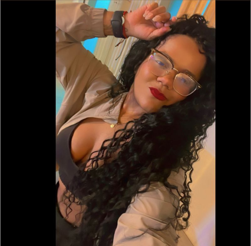Andrea, 24