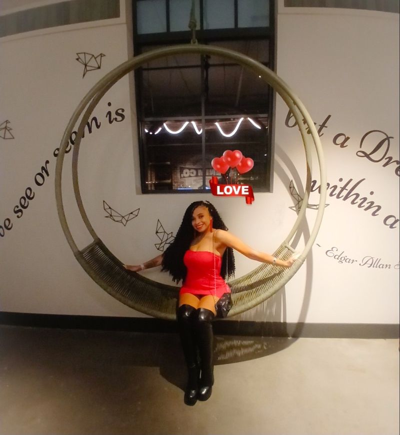 Astrid Angelita, 29