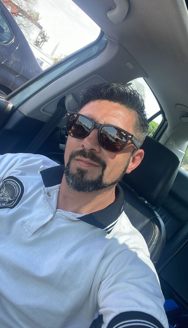Patricio, 43
