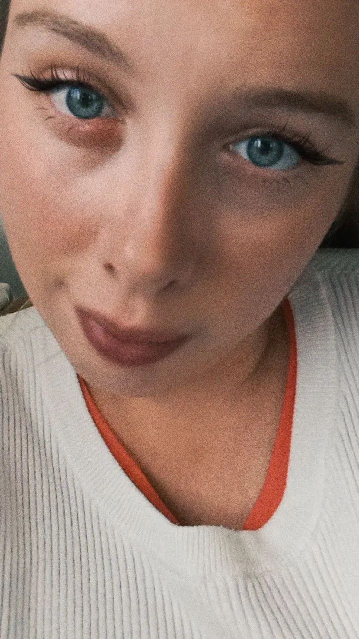 Romina, 29