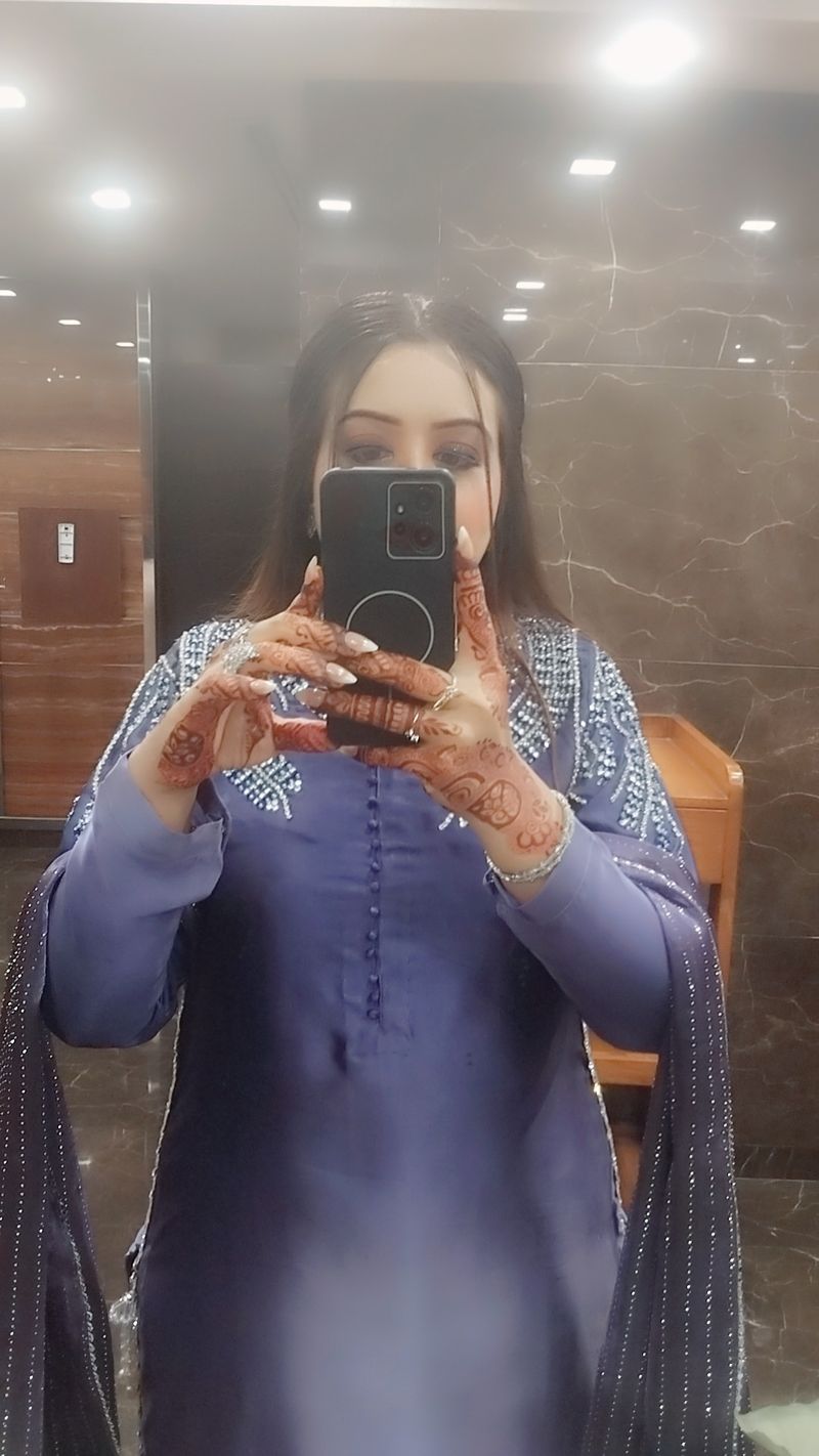 Fariya, 37