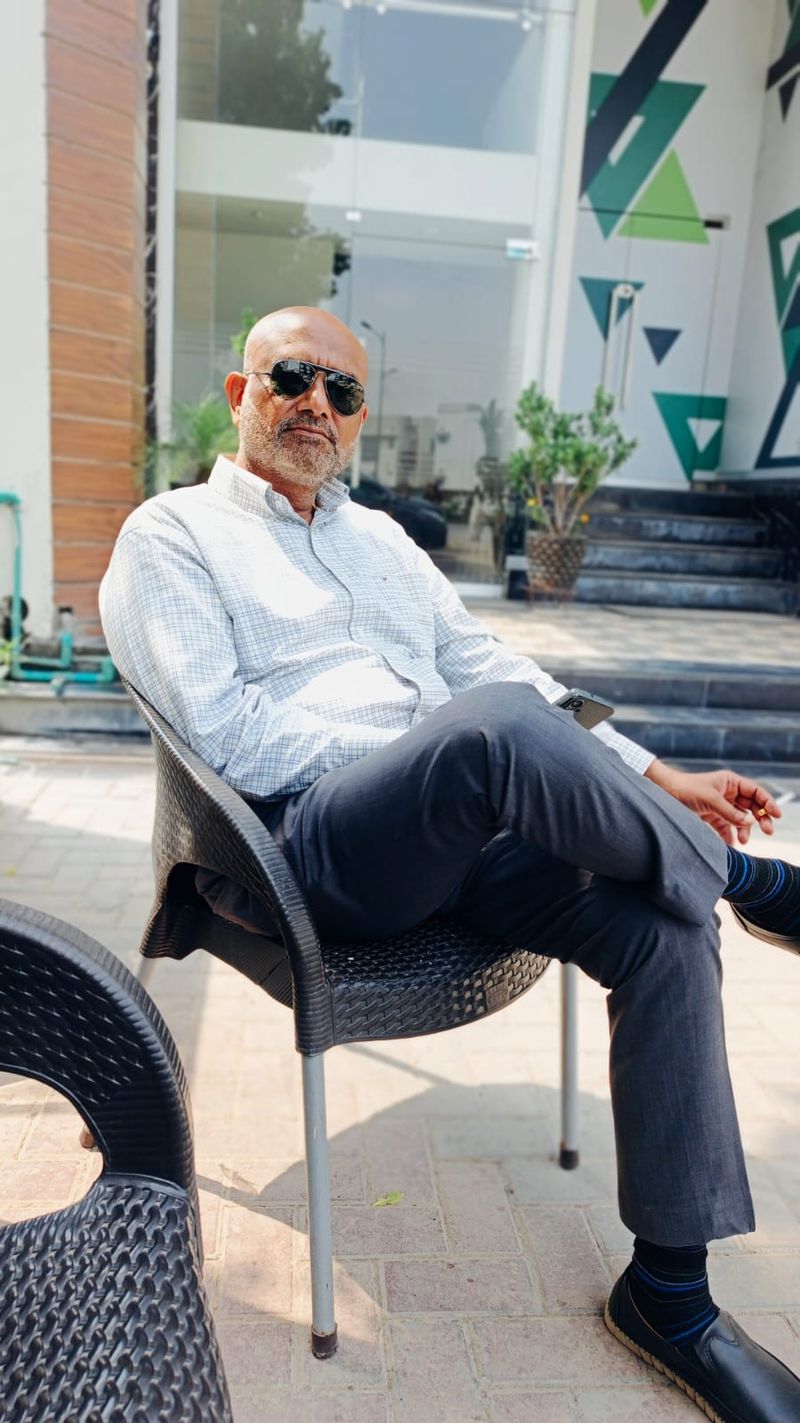 Shah, 43