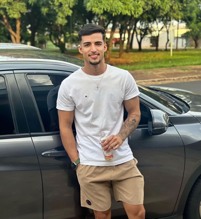 Gustavo Silveira, 28