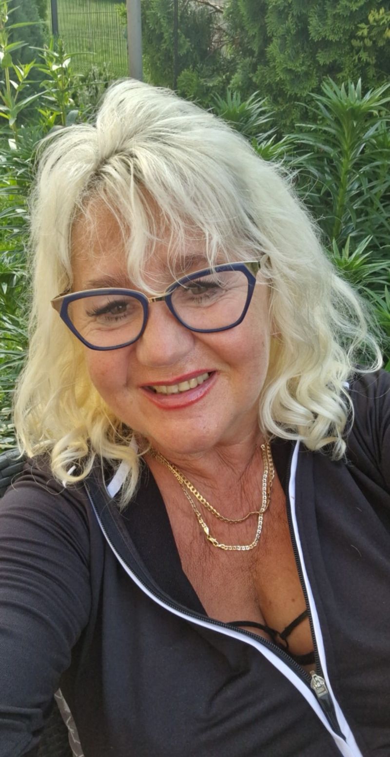 Ewa, 60