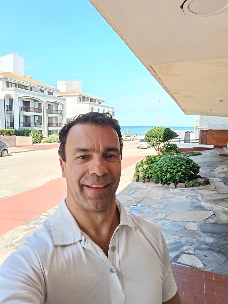 Jose, 49